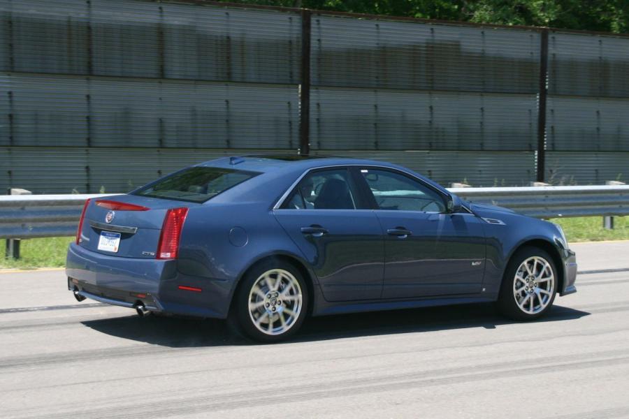  Cadillac CTS-V Coupe 2010 года  (фото 219 из 315)